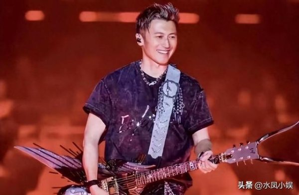 诚利和  谢霆锋嘶吼到青筋暴起那刻，王菲才懂：这场演唱会从开始就姓张